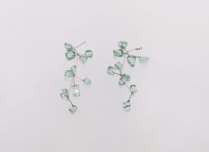 Heckscheibenstückchen Ohrstecker / Wippe Glas, Stahlseil, Silber/ 070917a-24