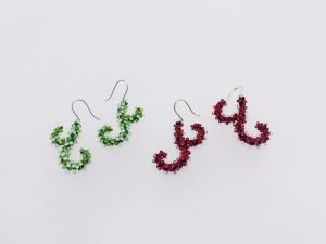 Ohrhänger Schnörkel, 3 farbig / Glas, Stahlseil, Silber /0901048-23