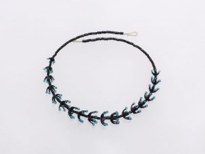 Algen schwarz, petrol transparent/ Glas, Stahlseil, Silber/ 0951994-25